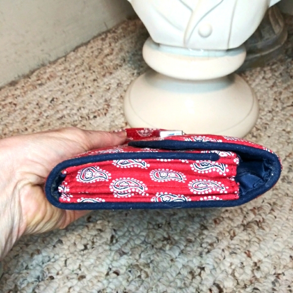 Vintage Vera Bradley Red, White & Navy Bandana Print Petite Turnlock Wallet - Picture 4 of 10